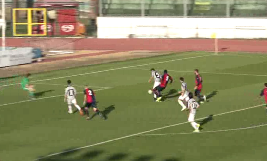 VIDEO – Fallo in area su Vanni e Guidi trasforma dal dischetto: ecco il gol vittoria del Viareggio contro il Sestri