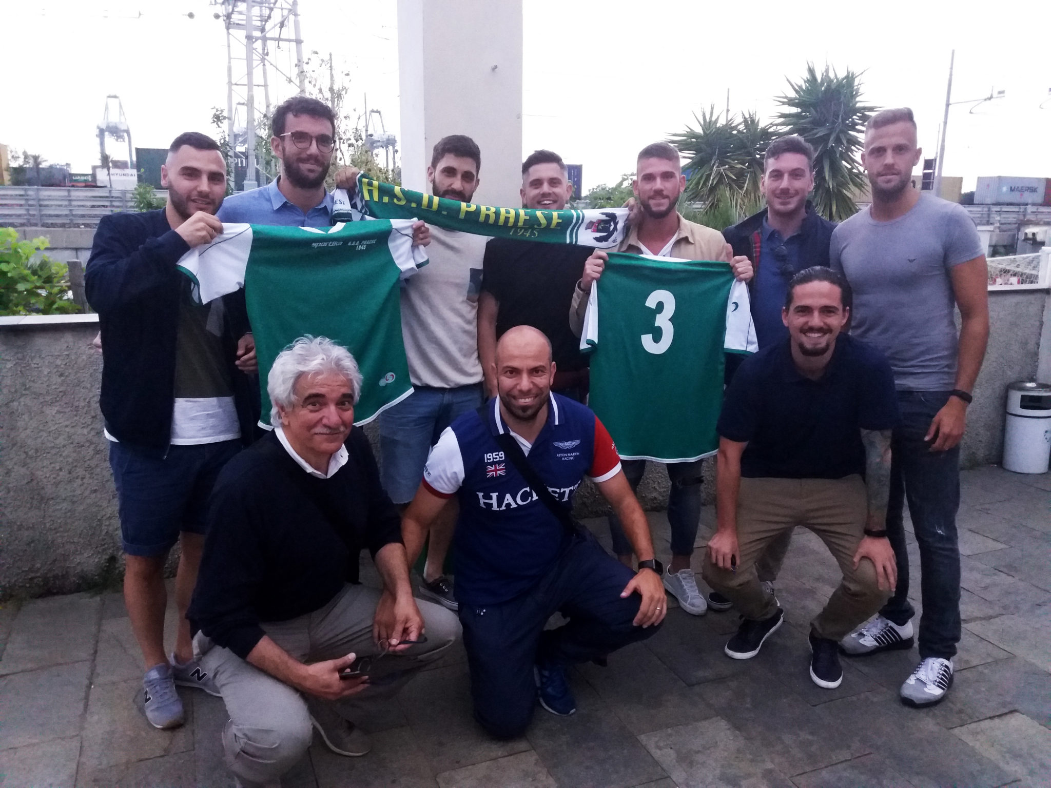 PRAESE:  colpo…”GOBBO”. 8 acquisti